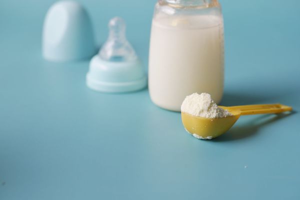 Baby bottle and infant formula